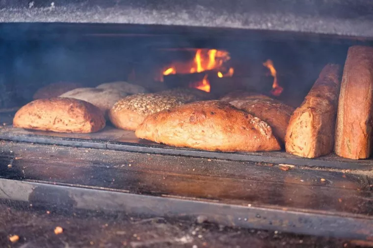 Quel est le meilleur endroit pour installer un four ancien à pain dans une petite boulangerie ?, Toulouse, Génération Énergie Froid